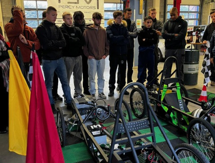 Briefing au Collège Saint-Jean et karts pour le Greenpower Challenge