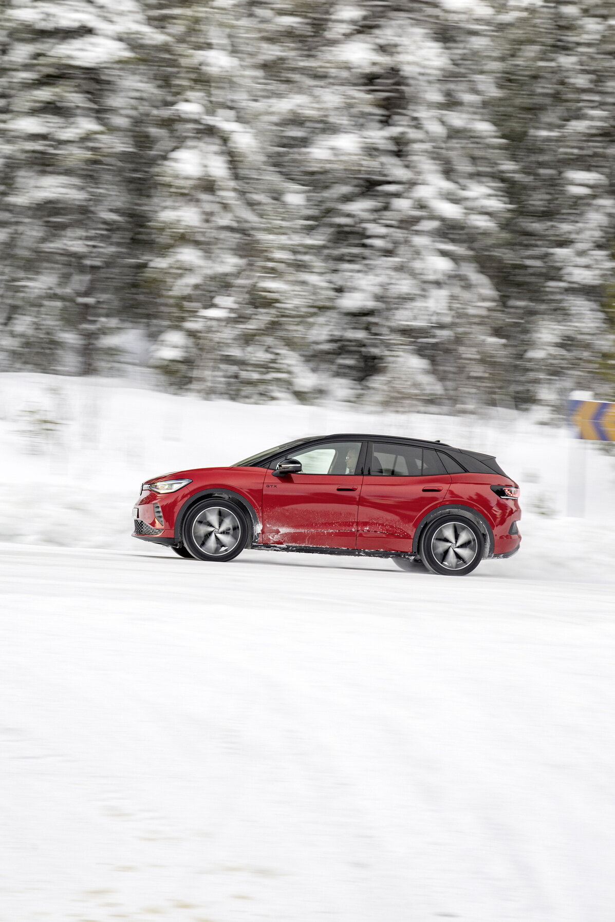 Volkswagen ID4 dans la neige